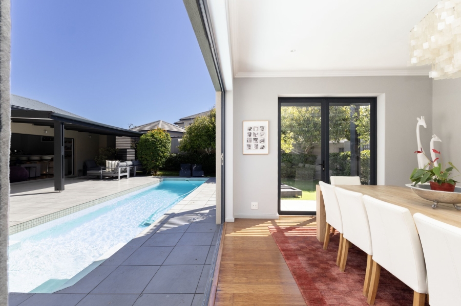 To Let 4 Bedroom Property for Rent in Big Bay Western Cape